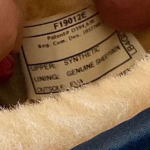 UGG Sequin Short Sheepskin Boot Blue Silver Size 9 LIKE NEW - Picture 8 of 11